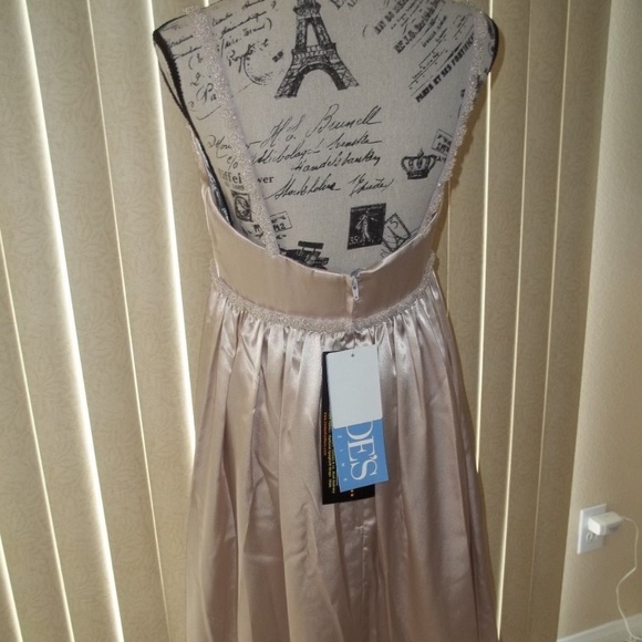 JORDAN FASHION CHAMPAGNE PROM/FORMAL DRESS SIZE 6 - Picture 4 of 6